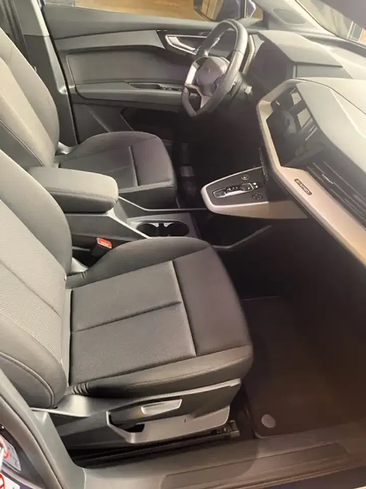 Audi Q4 e-tron 40 - Thumbnail 5