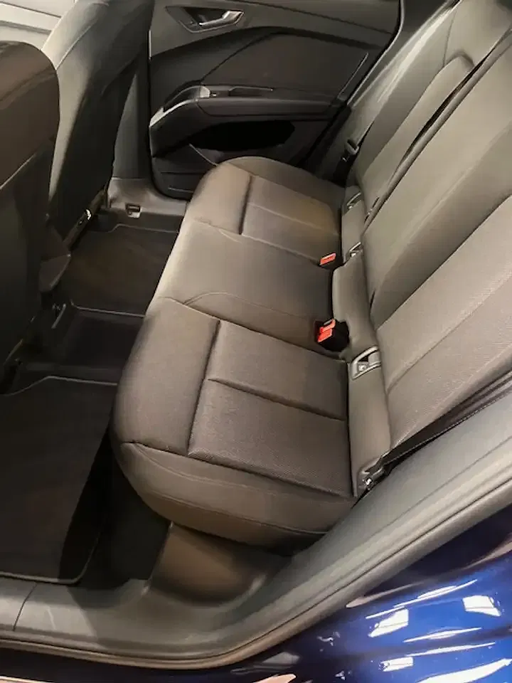 Audi Q4 e-tron 40 - Thumbnail 6