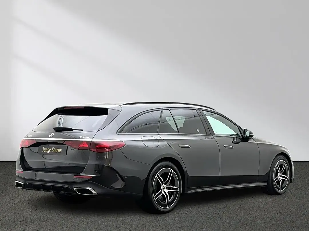 Mercedes-Benz E 450 4MATIC AMG Line - Thumbnail 3
