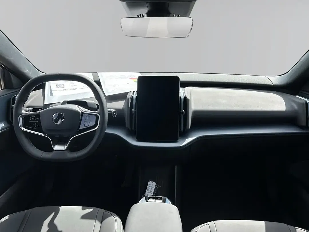 Volvo EX30 Edition Plus - Thumbnail 4