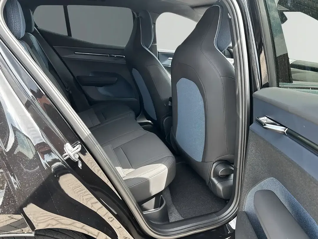 Volvo EX30 Edition Plus - Thumbnail 5