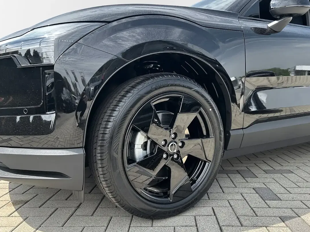 Volvo EX30 Edition Plus - Thumbnail 9