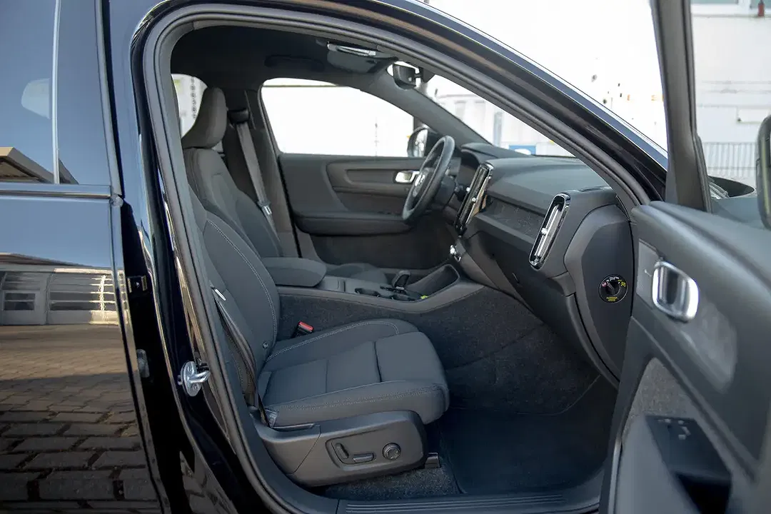 Volvo EX40 Plus Dark - Thumbnail 14