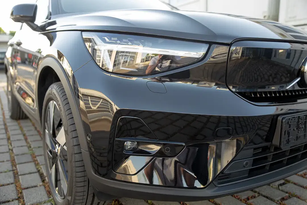 Volvo EX40 Plus Dark - Thumbnail 7