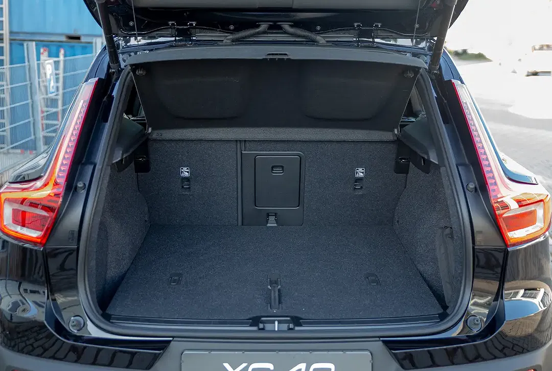 Volvo EX40 Plus Dark - Thumbnail 9