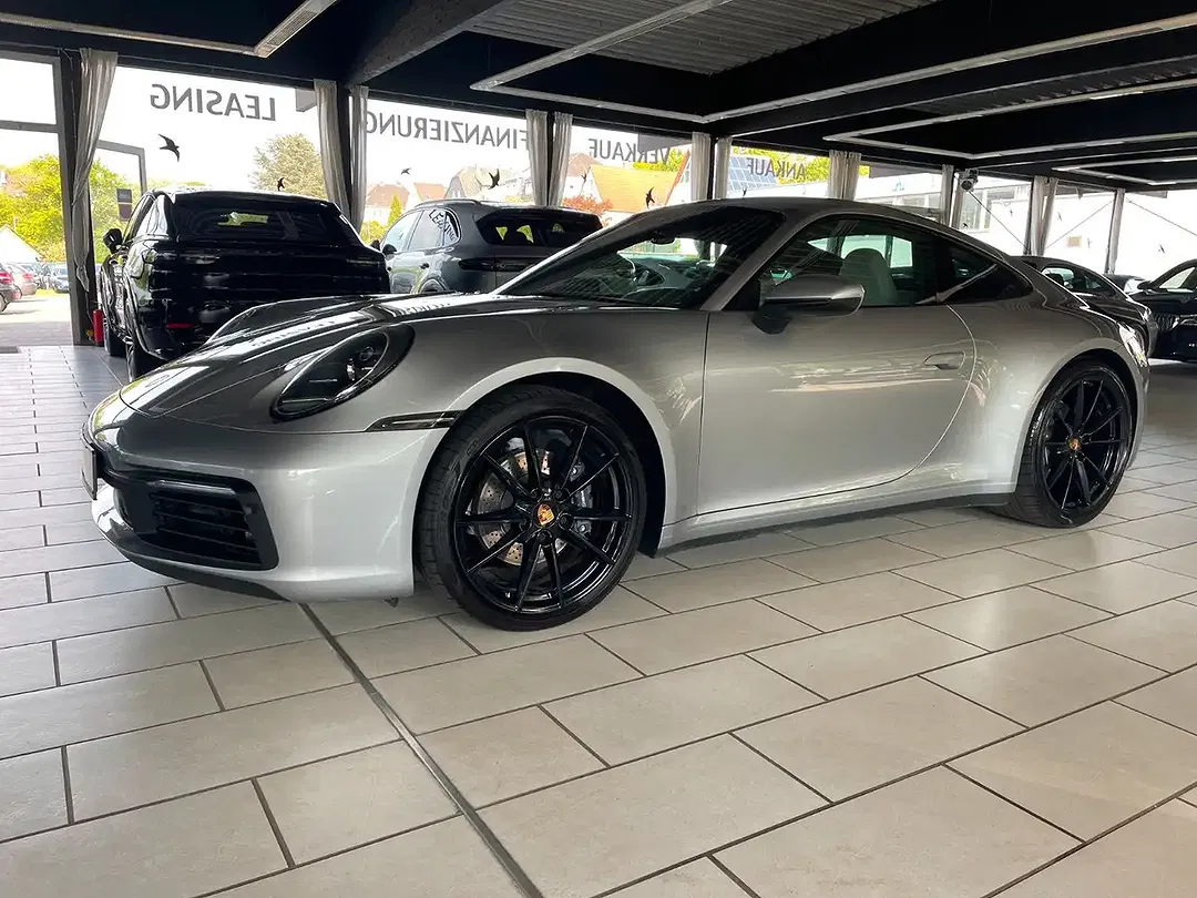 Porsche 992 Carrera Coupe - foto 2