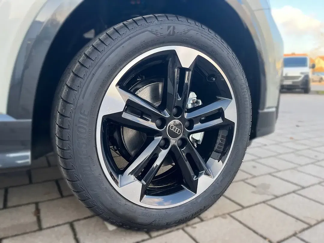 Audi Q2 35 TFSI S tronic S line - Thumbnail 6