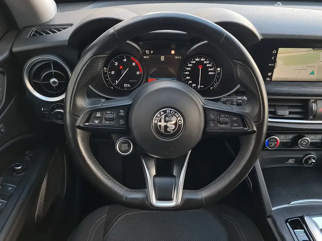 Alfa Romeo Stelvio Q4 Business - Thumbnail 10