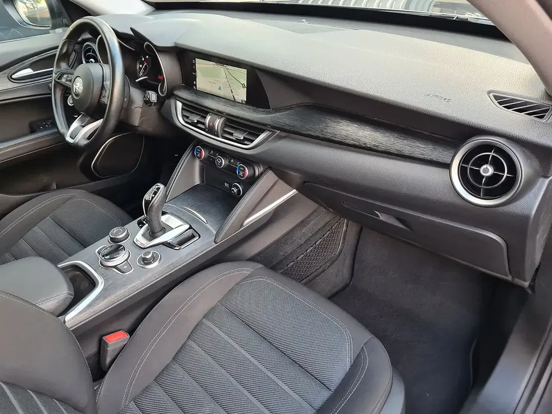 Alfa Romeo Stelvio Q4 Business - foto 15