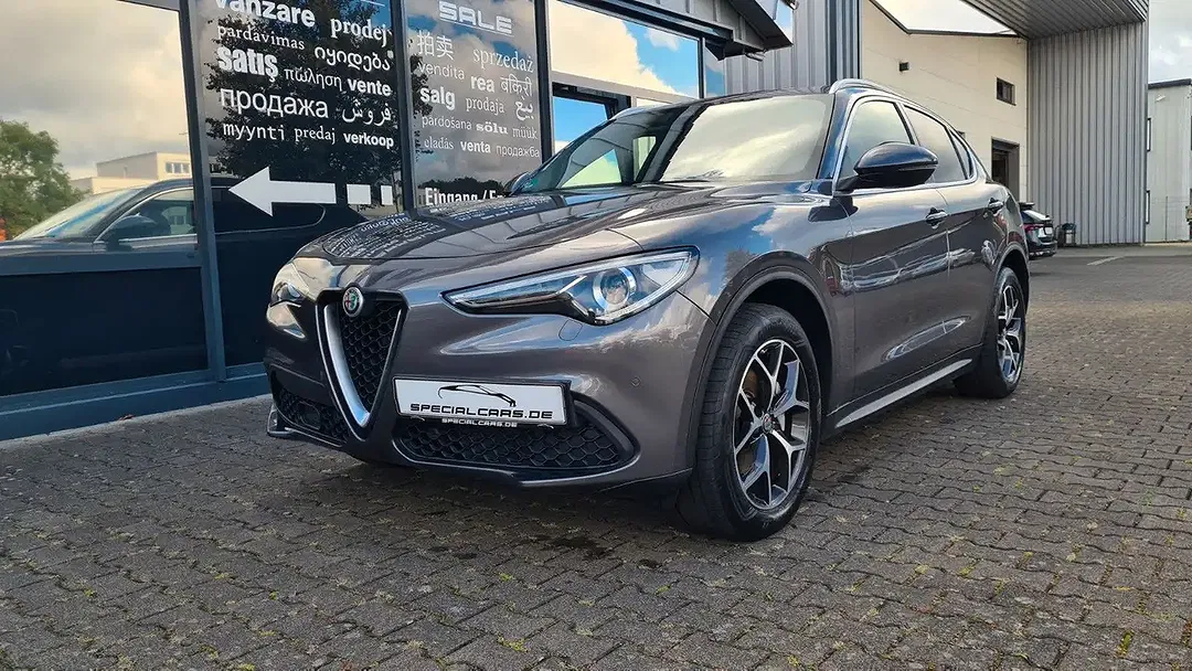 Alfa Romeo Stelvio Q4 Business - Thumbnail 3