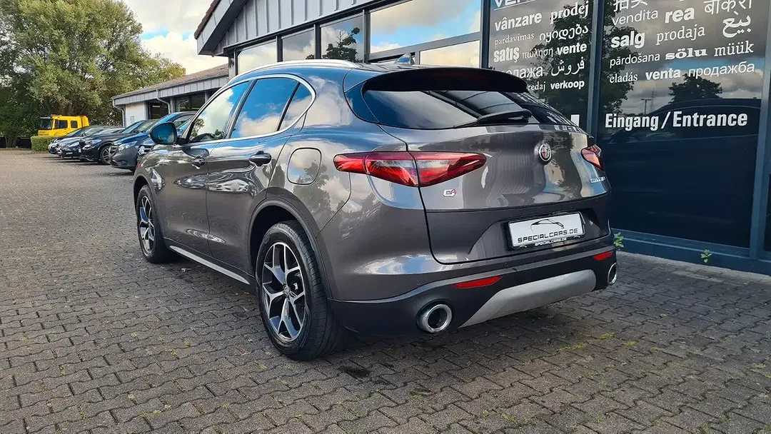 Alfa Romeo Stelvio Q4 Business - Thumbnail 5