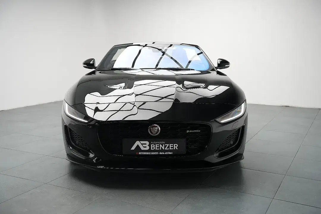 Jaguar F-Type R-Dynamic - Thumbnail 3