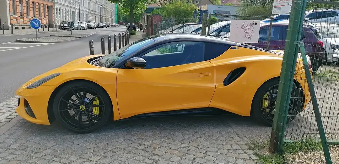 Lotus Emira V6 First Edition - Thumbnail 6