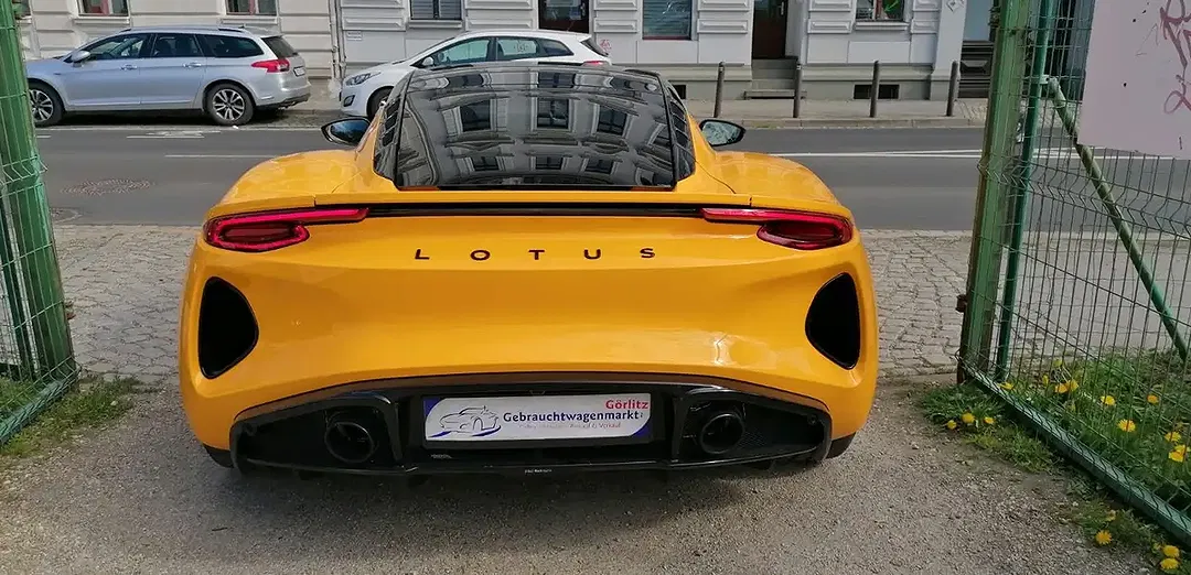 Lotus Emira V6 First Edition - Thumbnail 8