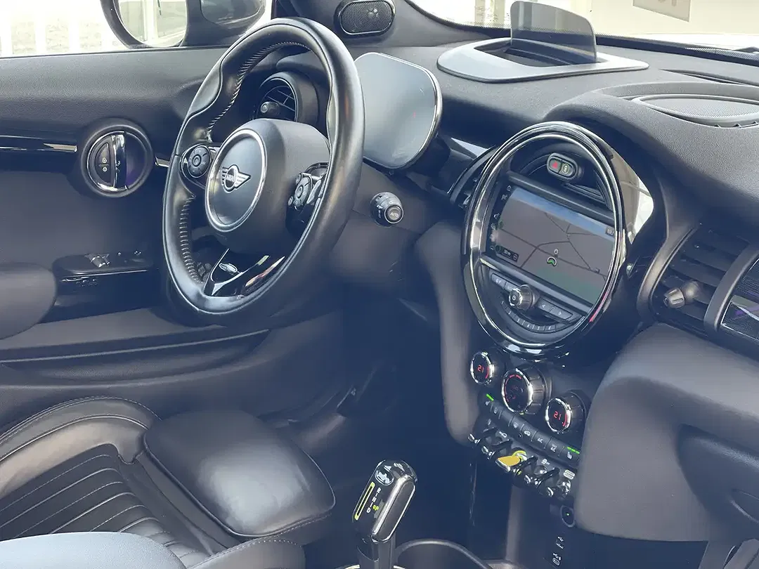 MINI Cooper SE - Thumbnail 13