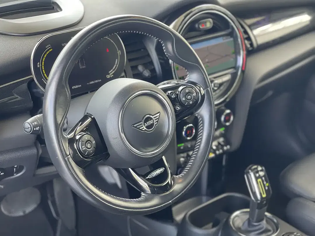 MINI Cooper SE - Thumbnail 14