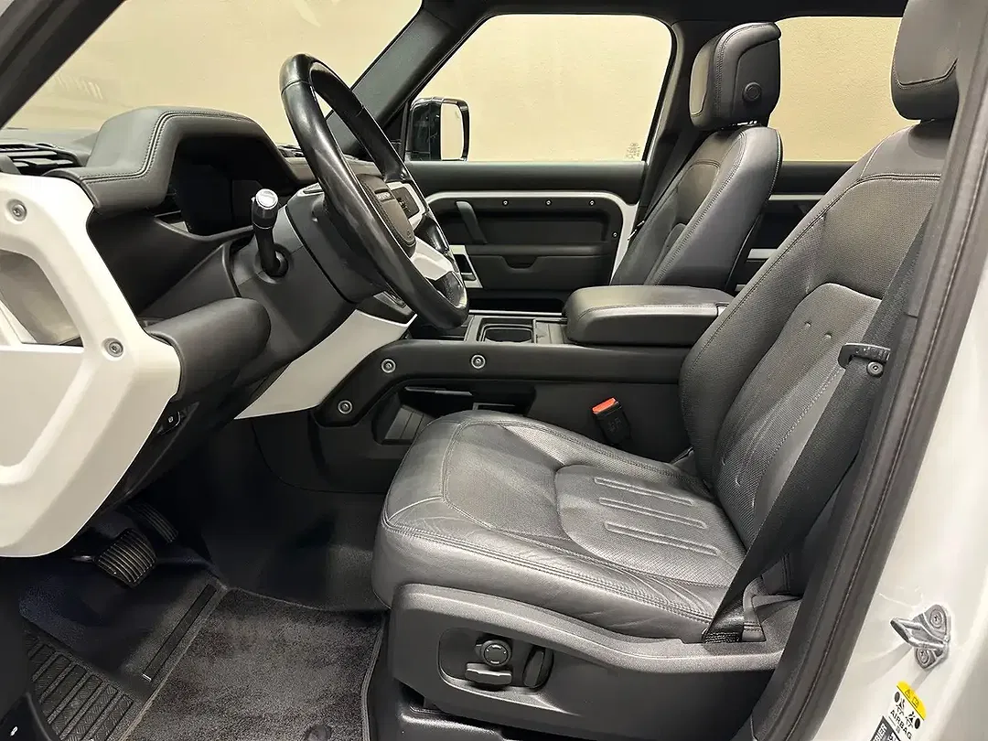 Land Rover Defender P400e Hybrid 110 S - Thumbnail 13