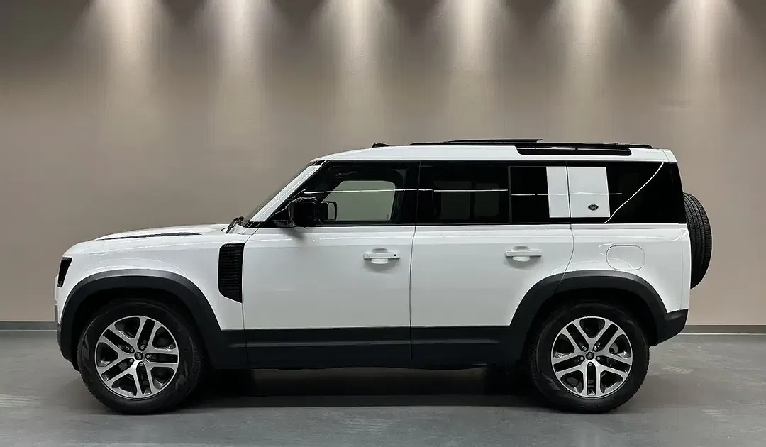 Land Rover Defender P400e Hybrid 110 S - Thumbnail 6