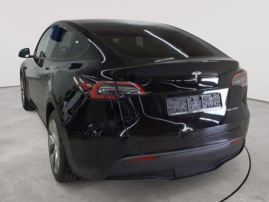 Tesla Model Y AWD Dual Motor Long Range - foto 2