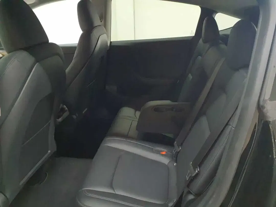 Tesla Model Y AWD Dual Motor Long Range - Thumbnail 8