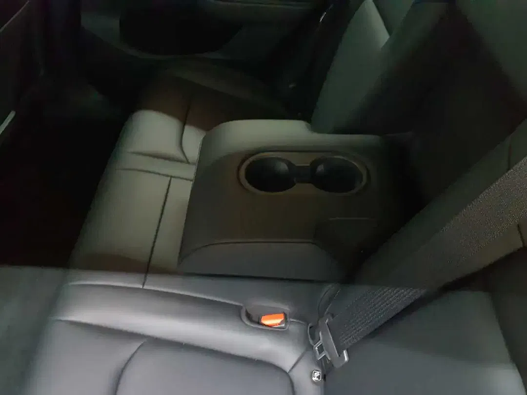 Tesla Model Y AWD Dual Motor Long Range - Thumbnail 9