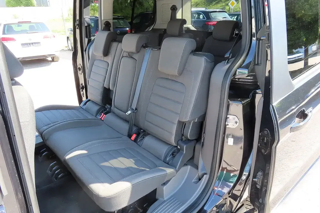 Ford Grand Tourneo Titanium - Thumbnail 11
