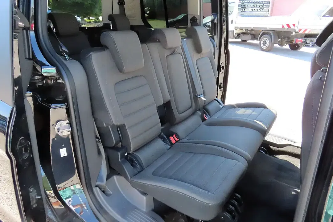 Ford Grand Tourneo Titanium - Thumbnail 14