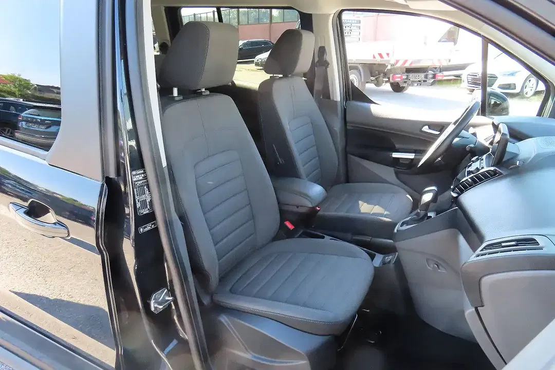 Ford Grand Tourneo Titanium - Thumbnail 15