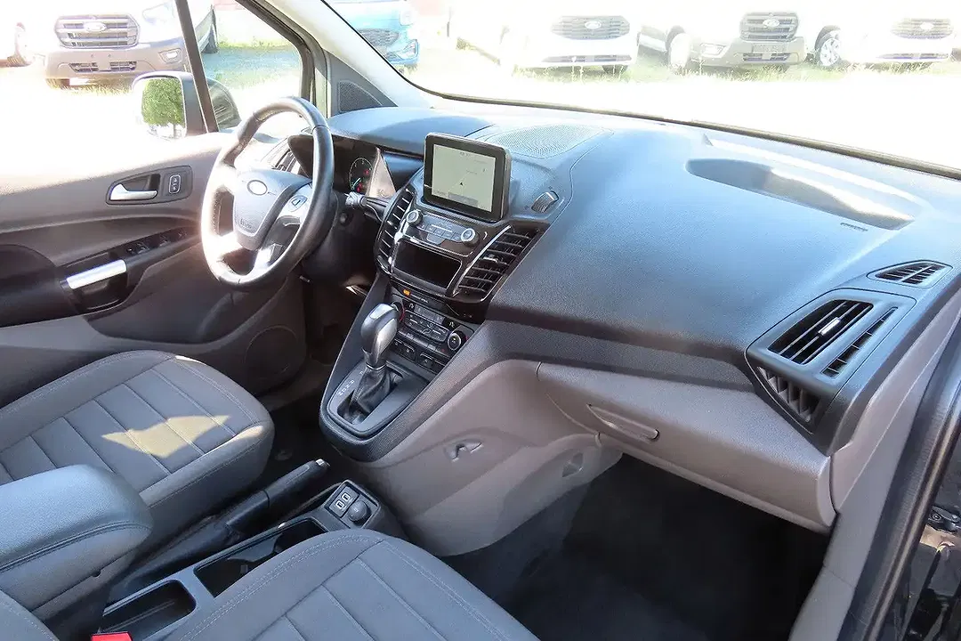 Ford Grand Tourneo Titanium - Thumbnail 16