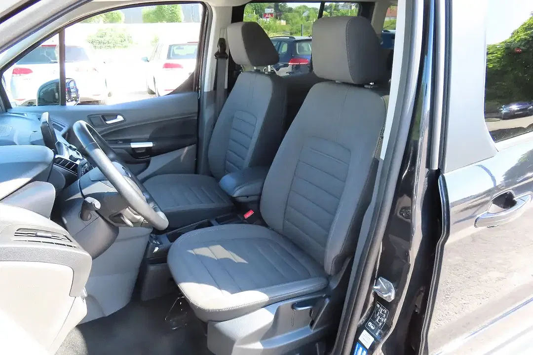Ford Grand Tourneo Titanium - Thumbnail 17