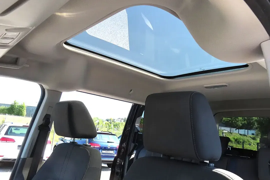Ford Grand Tourneo Titanium - Thumbnail 19