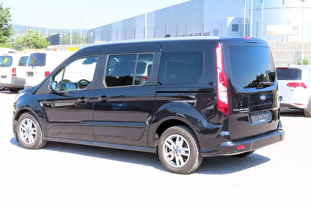 Ford Grand Tourneo Titanium - Thumbnail 3