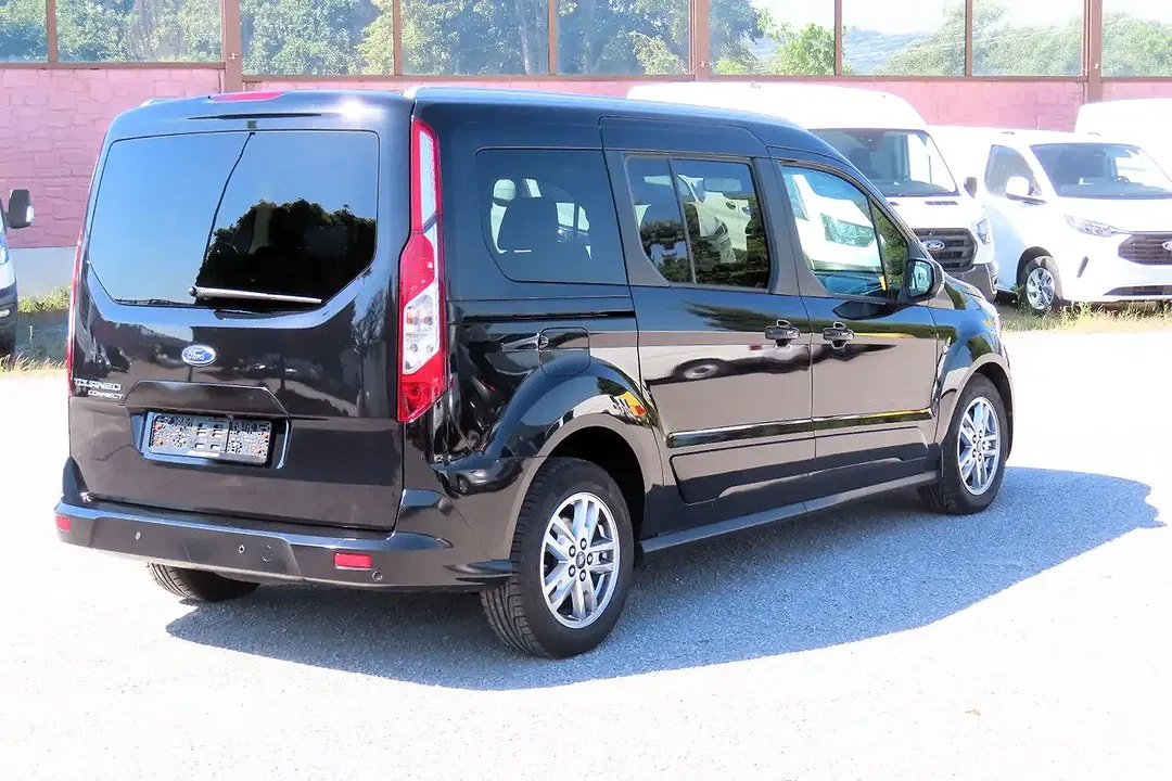 Ford Grand Tourneo Titanium - Thumbnail 5