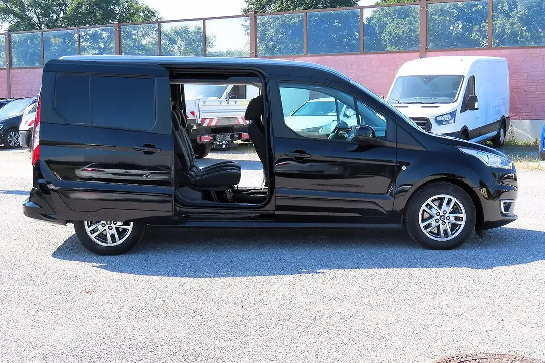 Ford Grand Tourneo Titanium - Thumbnail 6