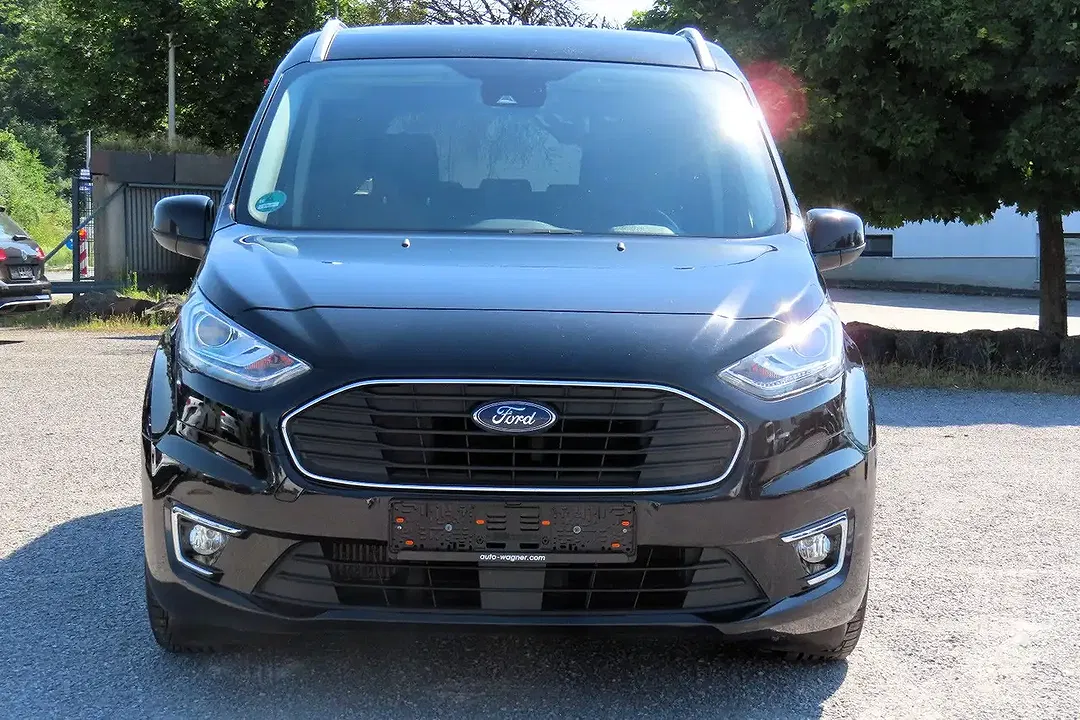 Ford Grand Tourneo Titanium - Thumbnail 8