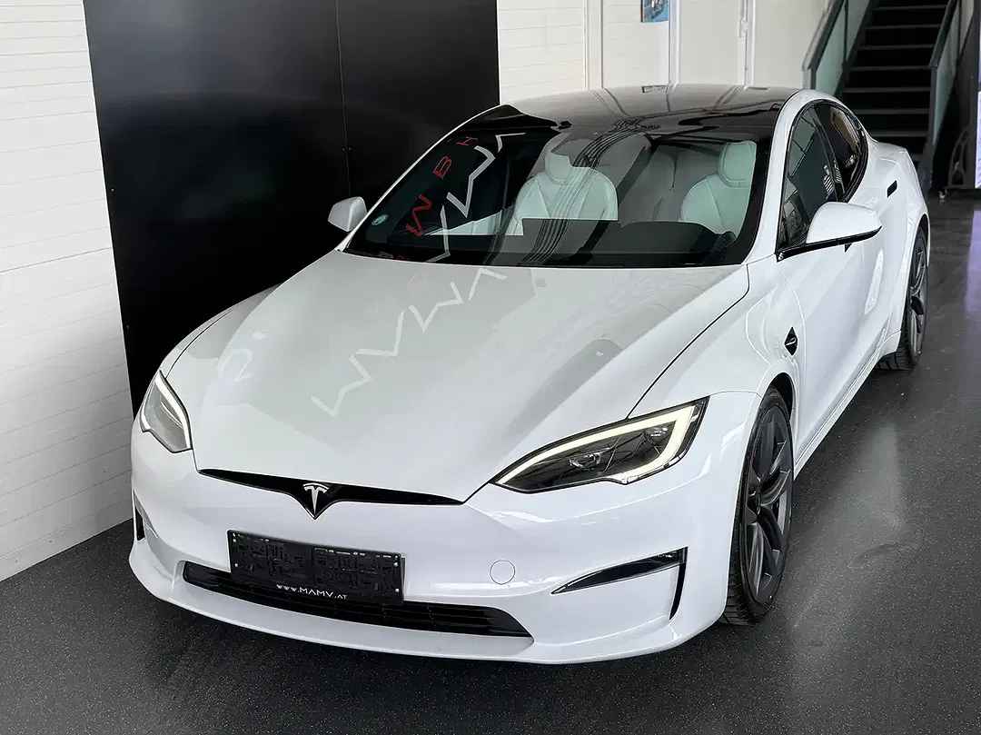 Tesla Model S Plaid - Thumbnail 12
