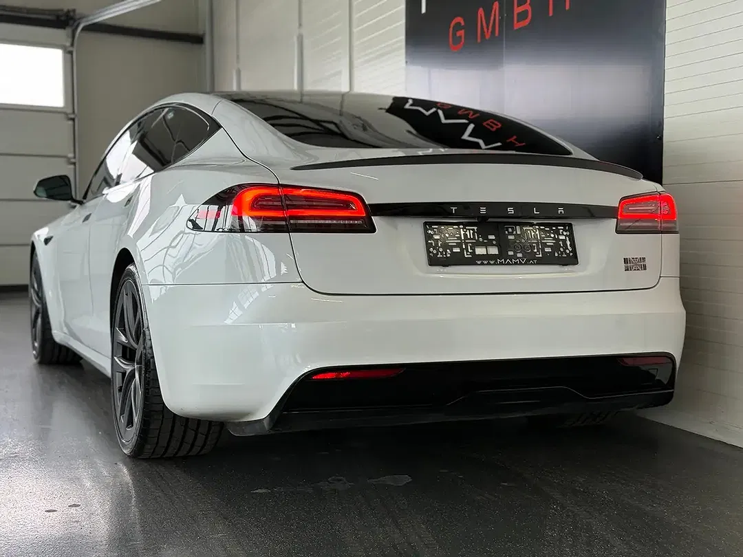 Tesla Model S Plaid - Thumbnail 7