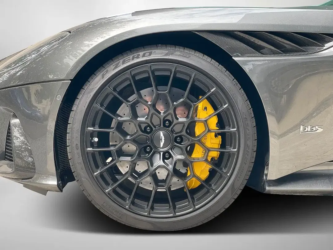 Aston Martin DBS 770 Ultimate - Thumbnail 4