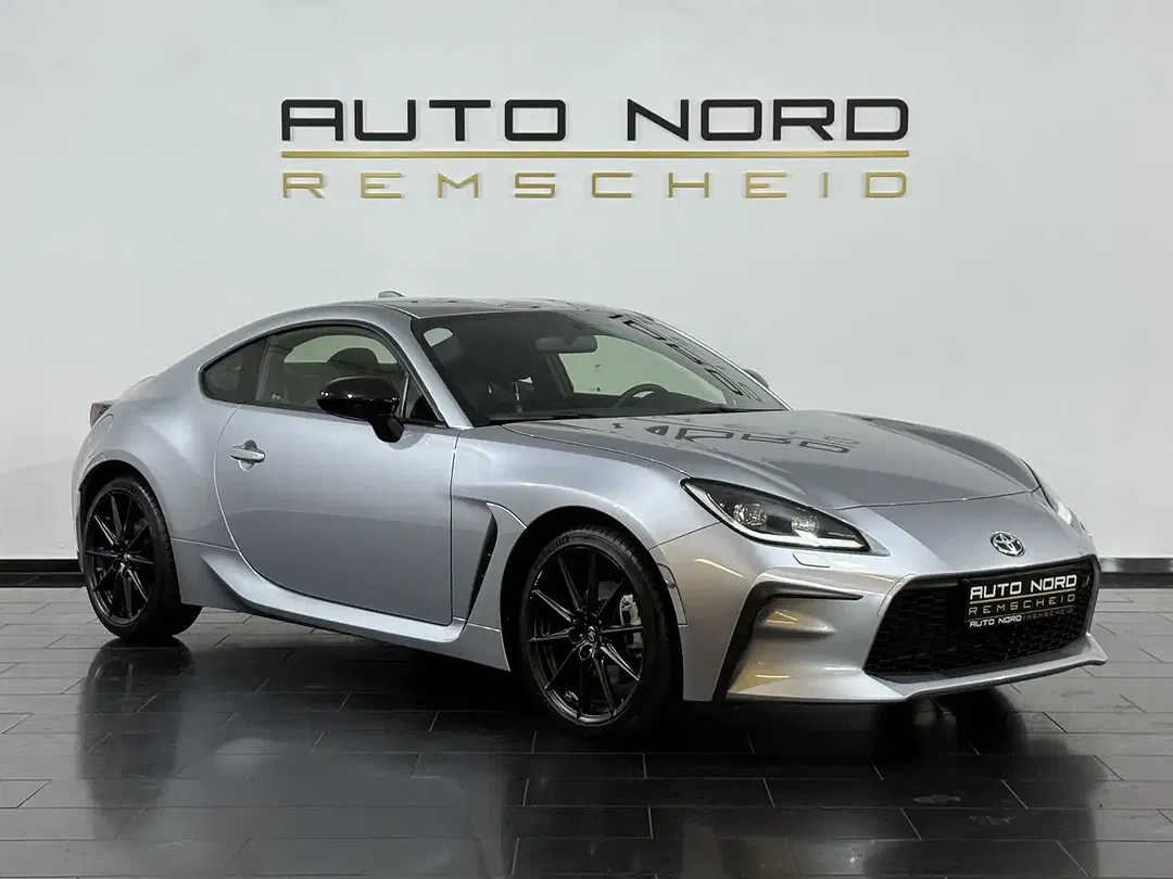 Toyota GR86 Premium - Thumbnail 3