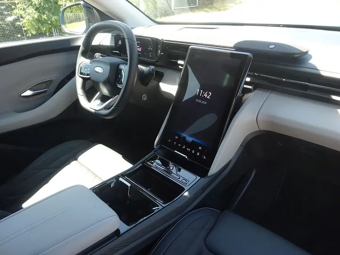 Ford Explorer Extended Range Premium - Thumbnail 13