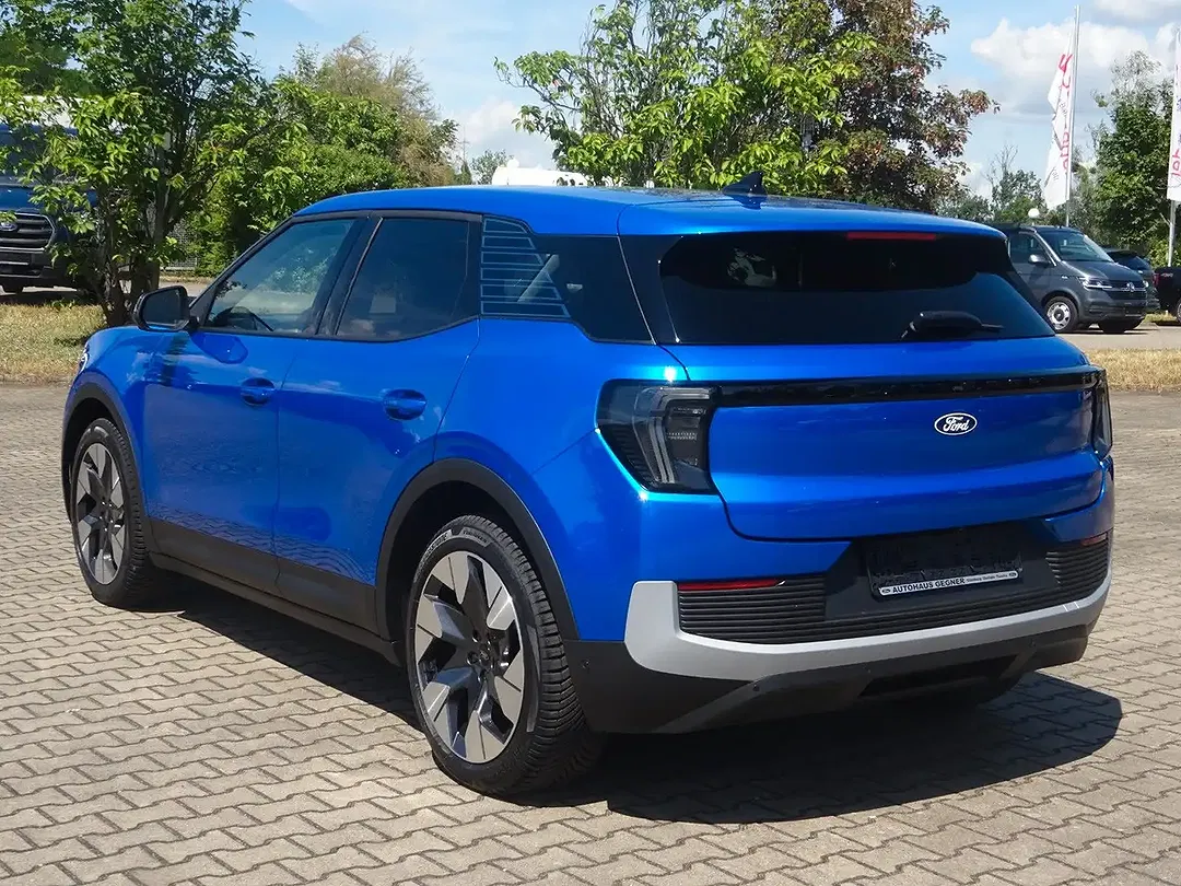 Ford Explorer Extended Range Premium - Thumbnail 3