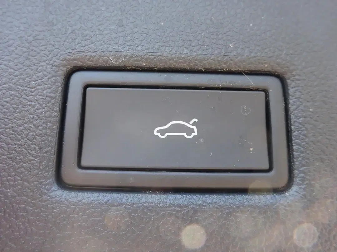 Ford Explorer Extended Range Premium - Thumbnail 6