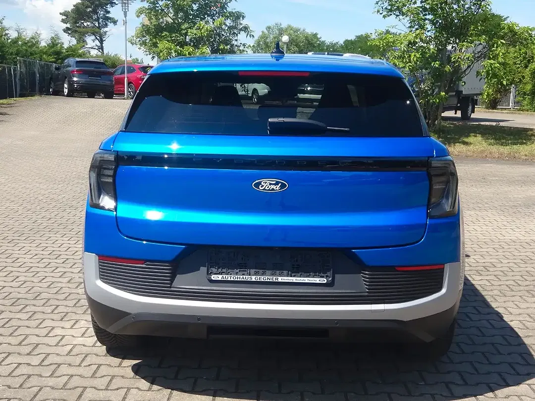Ford Explorer Extended Range Premium - Thumbnail 7