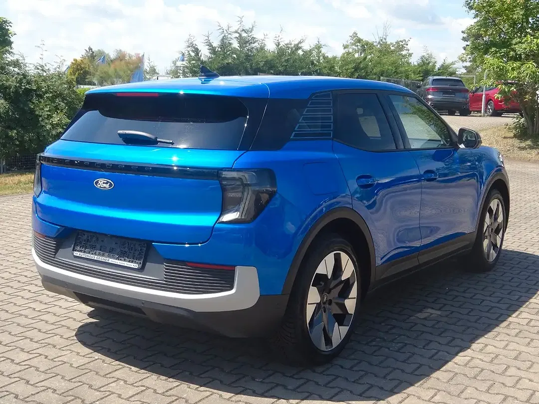 Ford Explorer Extended Range Premium - Thumbnail 8