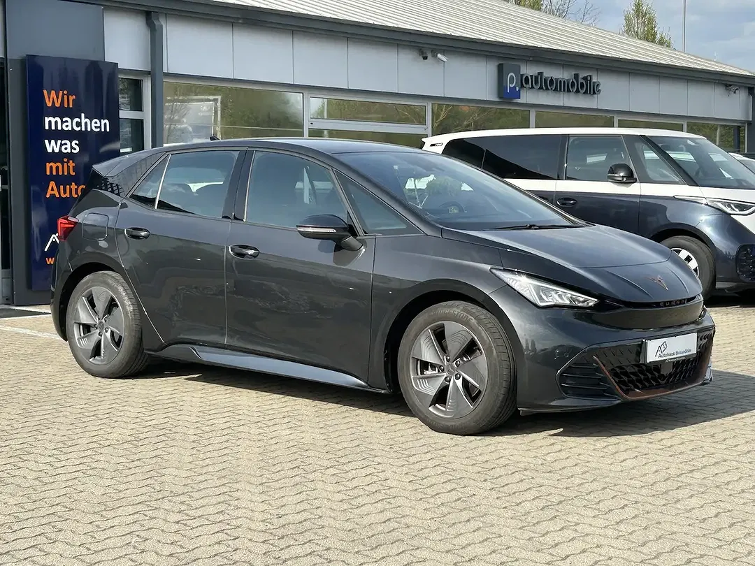 CUPRA Born - Thumbnail 5