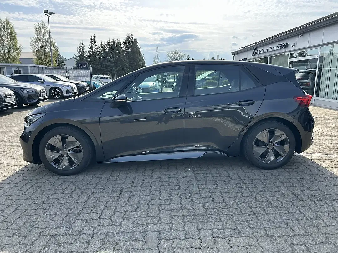 CUPRA Born - Thumbnail 8