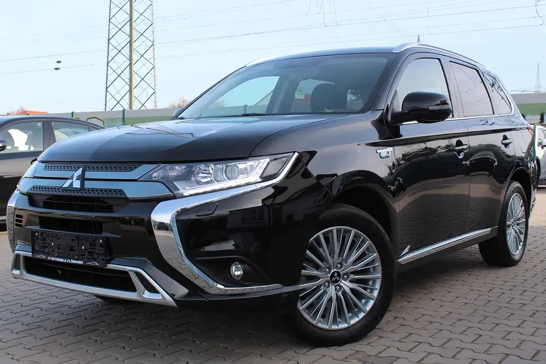 Mitsubishi Outlander 2.4 PHEV 4WD - foto 1