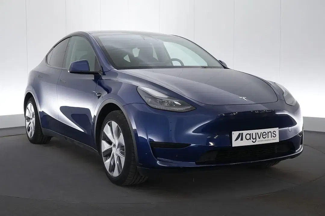 Tesla Model Y RWD - Thumbnail 2