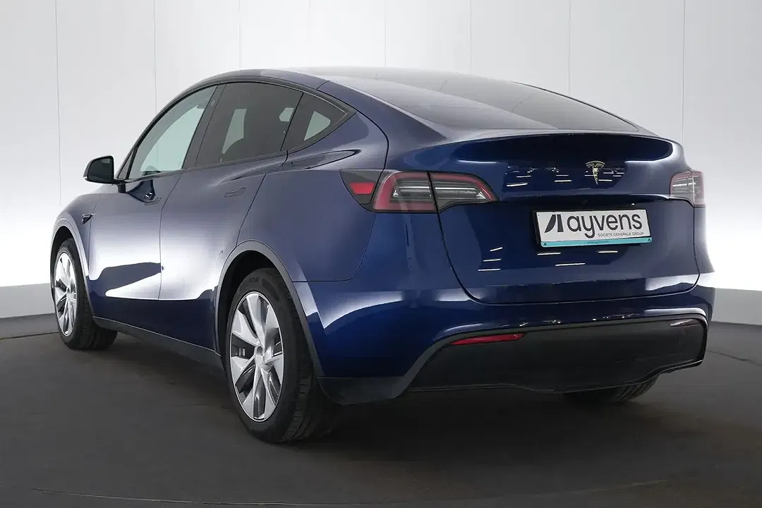 Tesla Model Y RWD - Thumbnail 5