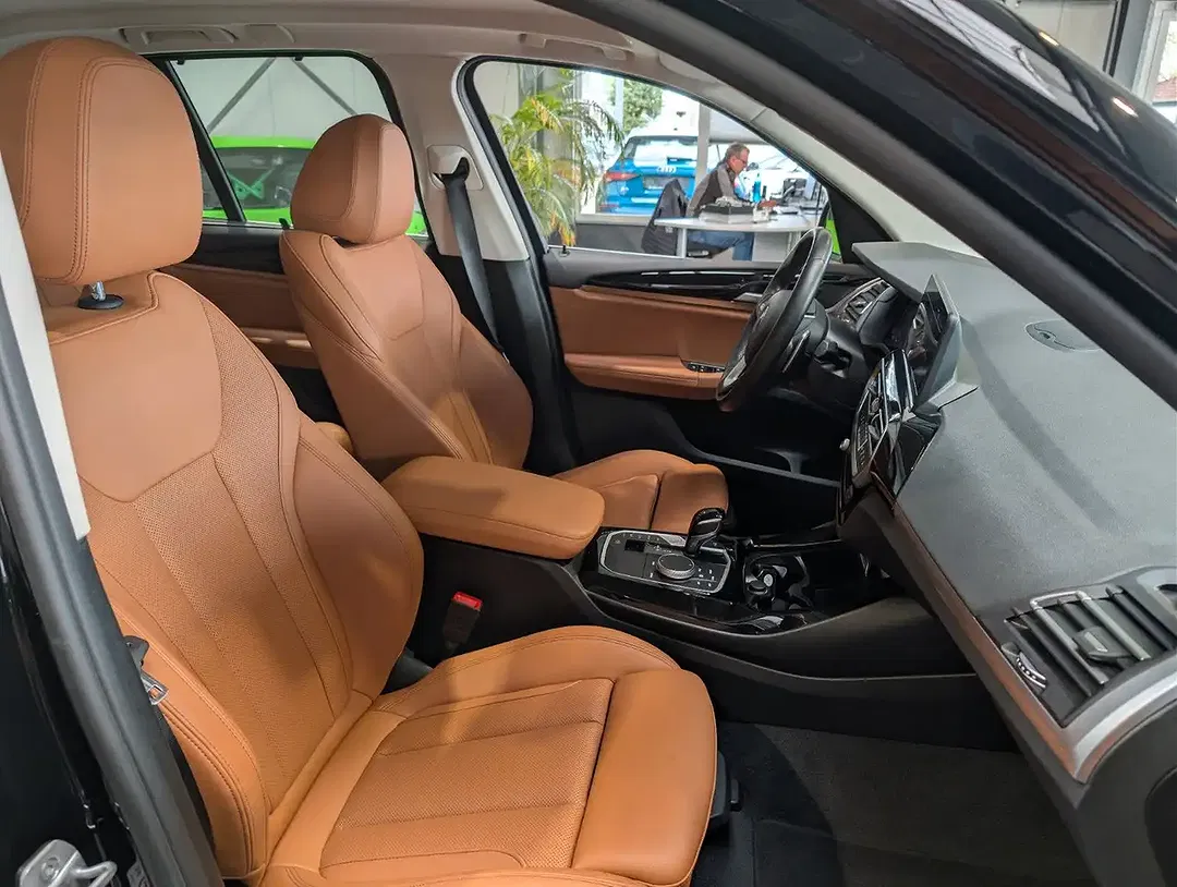 BMW X3 AUT xDrive - Thumbnail 11